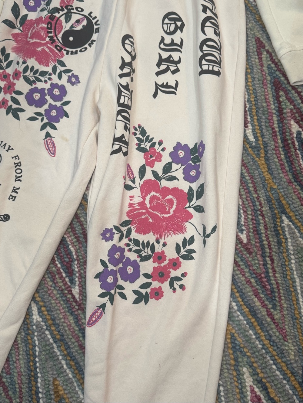 ☯️🌸 (SET OF 2!) Cream Floral Graphic Track Pants & Cropped Sweatshirt Set 🌸☯️ - Picture 5 of 9